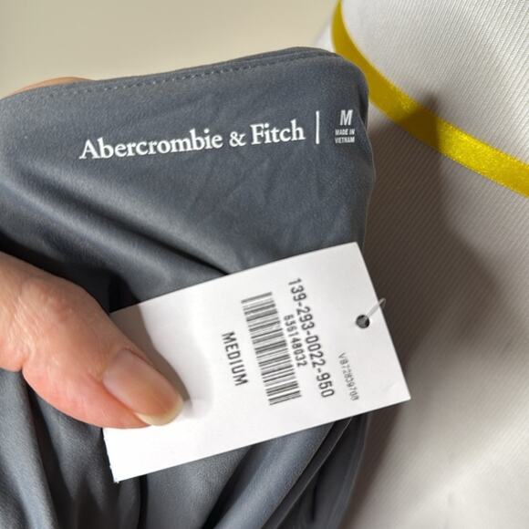 Abercrombie Gray Long Sleeve Soft Matte Seamless Top - Picture 4 of 6